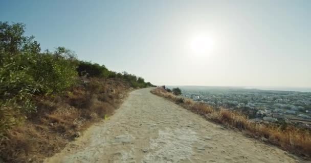Восход Солнца Женщины Совершают Утреннюю Пробежку Природном Ландшафте Серен Высококачественные — стоковое видео