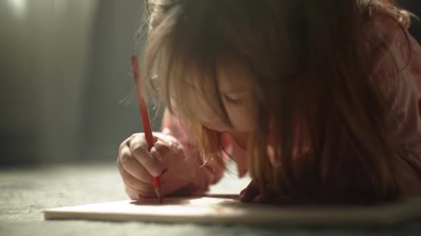 Momentos Artísticos Alegres Crianças Desenhando Aventura Sala Estar Imagens Alta — Vídeo de Stock