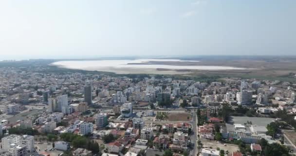 Flygfoto Larnaca Saltsjön Bakom Cypern Ett Vackert Landskap Med Sjö — Stockvideo