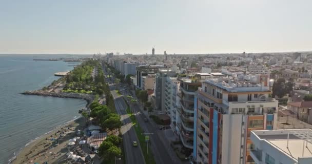 Widok Lotu Ptaka Miasto Limassol Cypr Wybrzeże Promenada Morska Ulicami — Wideo stockowe