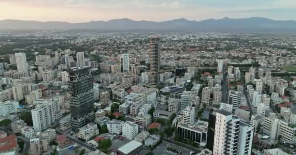 Никосия Захватывающий Вид Воздуха Кипрскую Столицу Высококачественные Кадры — стоковое видео