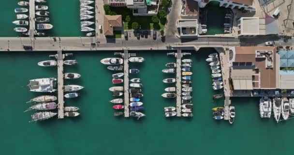 Sailing Style Aerial Footage Showcasing Exquisite Limassol Marina Its Docked — Vídeos de Stock