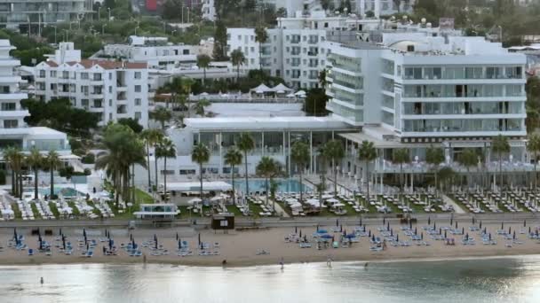 Protaras Cipro Paesaggio Urbano Aereo Con Resort Sulla Spiaggia Mediterraneo — Video Stock