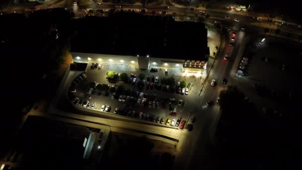 Vista Aérea Paisagem Urbana Parque Estacionamento Noite Luz Dos Faróis — Vídeo de Stock