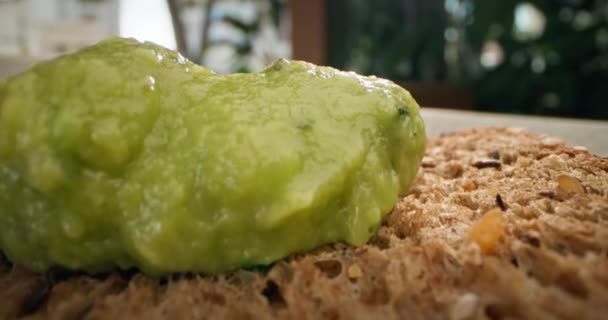 Morgon Bränsle Hur Man Gör Nama Avokado Guacamole Smörgås Till — Stockvideo