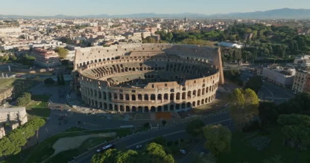 意大利罗马竞技场的空中景观 城市景观中古代圆形剧场的废墟中的旅游胜地 高质量的4K镜头 — 图库视频影像