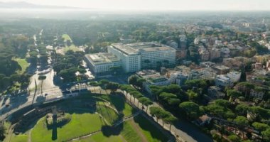 Ebedi Zarafet: Roma Tarihi Merkezi Sokakları, Kiliseler ve Zamansız Cazibe 'nin Hava Bakışları. Yüksek kalite 4k görüntü