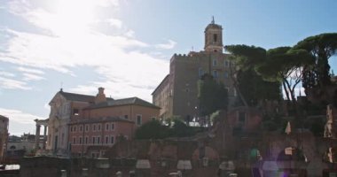 Roma Roma Roma Şehir Forumu İtalya. Tarihi bir turist kasabasının güzel antik mimarisi. Yüksek kalite 4k görüntü