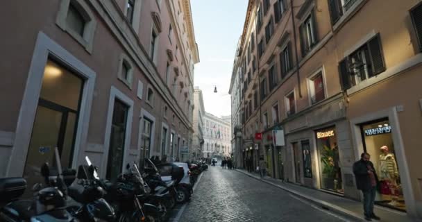 Prozkoumání Římanů Historické Ulice Turistická Místa Doprava Motocykly Skútry Městské — Stock video