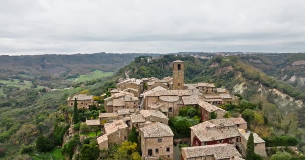 シビタ バグノレジオ イタリア 美しい景色の山の上の村に歴史的なアンティーク建築の古い家 高品質の4K映像 — ストック動画