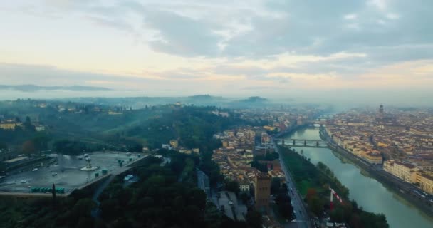 Talya Nın Floransa Kentindeki Arno Nehri Manzarası Köprülerin Bazilikaların Katedrallerin — Stok video