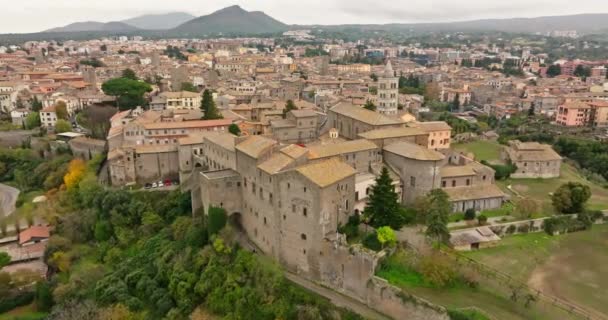 Viterbo Aerial Perspectives Italys Architectural Marvels Charming Touristic Pathways Inglês — Vídeo de Stock