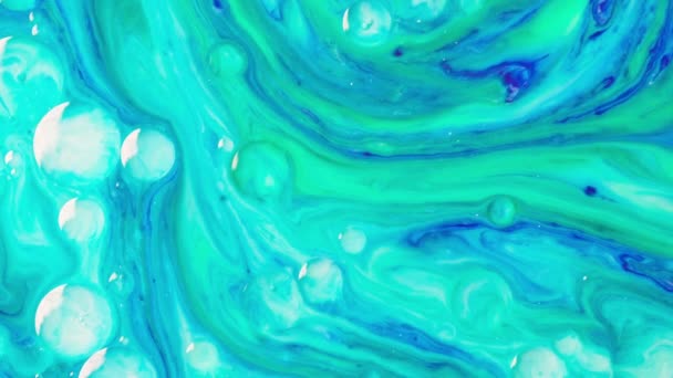 Yeşil Mavi Sıvı Akışının Arkaplan Görüntüsü Renkli Sıvıları Yavaş Çekimde — Stok video