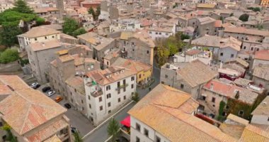 Yükseltilmiş Zarafet: Viterbo 'nun Havadan Bakışı, İtalya - Antik Mimari ve Romantik Sokakları Keşfediyor. Yüksek kalite 4k görüntü