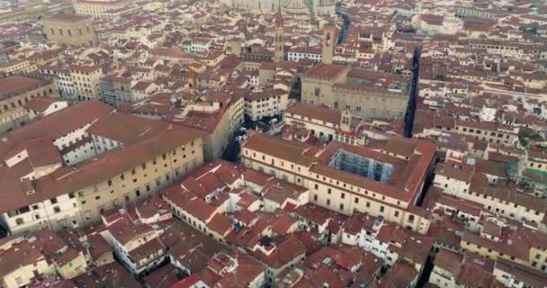 イタリアのフィレンツェの街並みを眺める 大聖堂と塔を持つヨーロッパの観光センターの建築の都市都市風景 高品質の4K映像 — ストック動画
