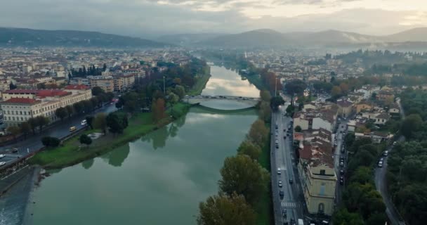 Arno Senfonisinin Yukarısında Bir Sinematik Hava Destanı Florences Picturesque Nehri — Stok video