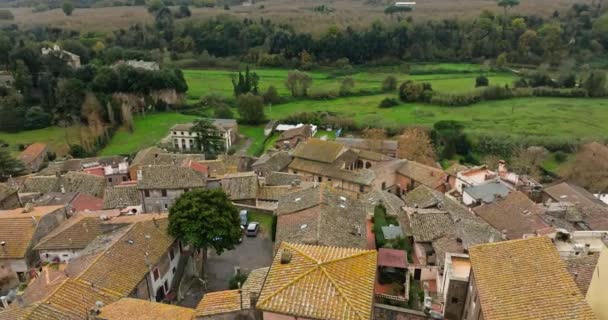 Aerial Glimpses Sutri Italy Exploring Historic Streets Architectural Life Mediterranean — Vídeos de Stock