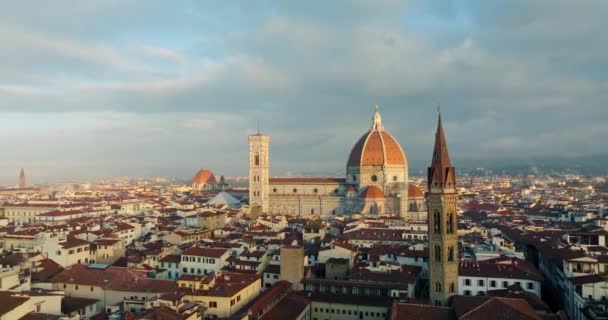 Katedra Chmurach Wznosząca Się Nowe Wzgórza Lotu Ptaka Widokiem Florencję — Wideo stockowe