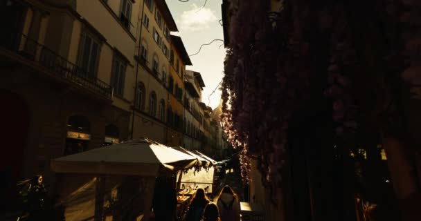 Vacker Solnedgång Gatorna Florens Italien Solen Strålar Vacker Arkitektur Turist — Stockvideo