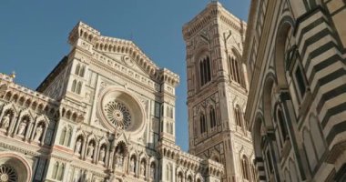 Sanatsal Görkem: İtalya 'nın Floransa kentinde Santa Maria del Fiore Bazilikası içindeki güzelliği keşfetmek. Yüksek kalite 4k görüntü