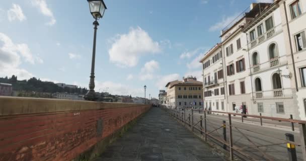 Promenade Bij Rivier Arno Florence Italië Prachtige Architectuur Van Toeristische — Stockvideo
