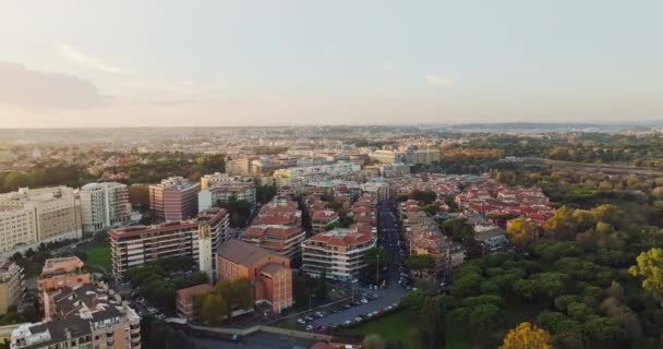Luchtfoto Zonsondergang Rome Italië Architectuur Van Residentiële Moderne Gebouwen Moderne — Stockvideo