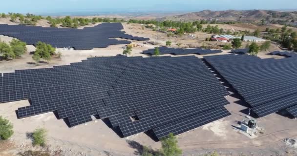 Vista Aérea Uma Central Solar Painéis Chipre Eletricidade Ecológica Energia — Vídeo de Stock