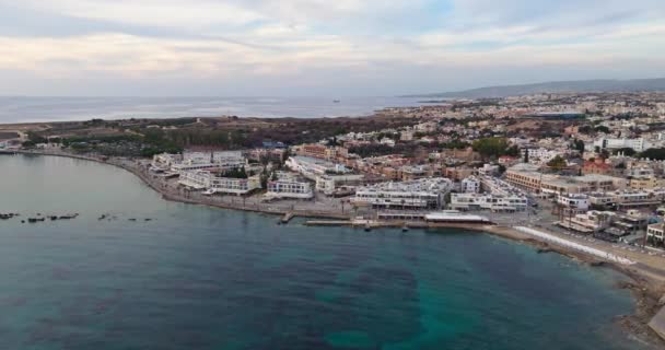 Légi Felvétel Városkép Paphos Ciprus Vízparti Város Gyönyörű Strandok Üdülőhelyek — Stock videók