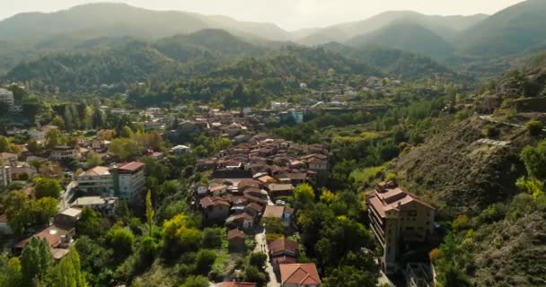 Αεροφωτογραφία Κακοπετριά Κυπριακό Αστικό Τοπίο Τοπίο Τουριστικού Χωριού Στα Βουνά — Αρχείο Βίντεο