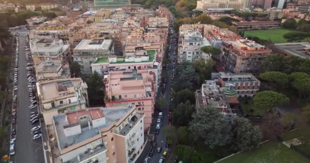 Przechwytywanie Współczesnych Cudów Aerial Views Romes Architektura Mieszkaniowa Pośród Miejskiego — Wideo stockowe