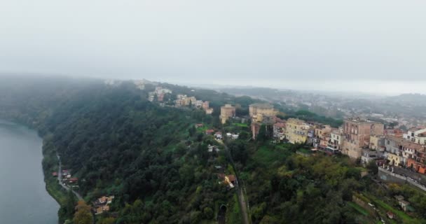 Вид Воздуха Озеро Альбано Кастель Гандольфо Италии Красивые Дома Над — стоковое видео