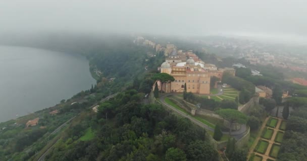 Вид Воздуха Кастель Гандольфо Резиденцию Папы Римского Возле Озера Албано — стоковое видео