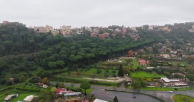 Italys Hidden Gem: Castel Gandolfo Gölü 'nün Havadan Keşfi Arnavutlar Sahne Harikaları. Yüksek kalite 4k görüntü