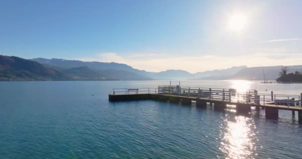Vista Aérea Lago Traunsee Mergulhe Beleza Tranquila Dos Alpes Austríacos — Vídeo de Stock