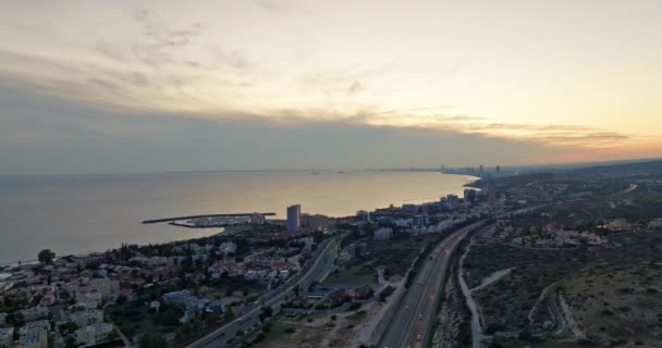 Vistas Aéreas Del Paisaje Urbano Los Suburbios Limassol Chipre Puesta — Vídeos de Stock
