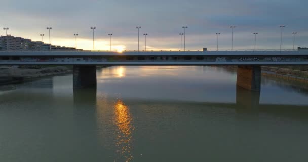 Αεροφωτογραφία Ηλιοβασίλεμα Cityscape Στη Βιέννη Αυστρία Γέφυρα Πάνω Από Τον — Αρχείο Βίντεο
