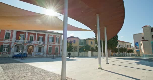 파포스 키프로스 도시의 아름다운 건물에서 풍경과 거리의 아름다움을 고품질 — 비디오