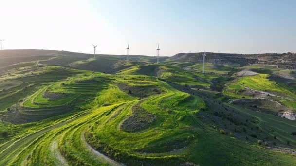 Duurzaamheid Actie Luchtverkenning Van Windturbines Bijdragen Aan Milieuvriendelijke Energieopwekking Midden — Stockvideo