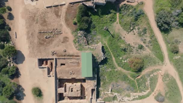王のパフォス キプロス墓を見る 古代ギリシャ建築の考古学的発掘 観光地の遺跡 高品質の4K映像 — ストック動画