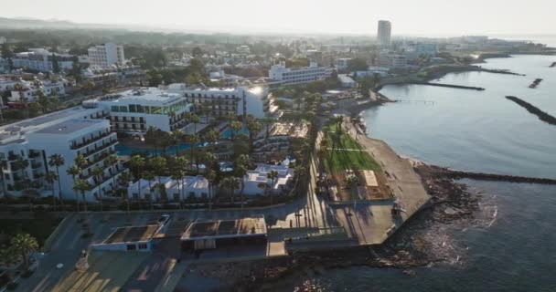 Kıbrıs Rum Kesimi Nin Paphos Kentindeki Deniz Setinin Havadan Görünüşü — Stok video