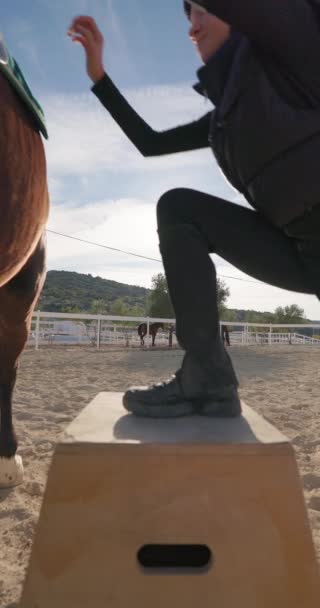 Тренировка Сукчеса Девочка Мбаппе Конном Спорте Верховая Езда Ранчо Любовь — стоковое видео