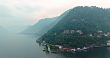 Como Gölü 'nün Havadan Görünümü: Majestic Mountain Peaks and Stunning Nature in a European Tourist Staination. Yüksek kalite 4k görüntü