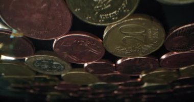 Mali İşletme ve Para Takasını Temsilen Çeşitli Euro Madeni Paralarının Görüntüsünü Kapat. Yüksek kalite 4k görüntü