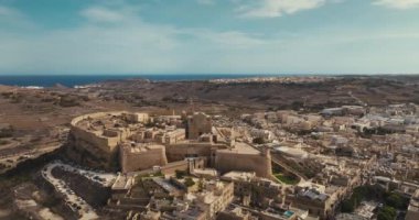 Rabat Victoria Gozo Malta 'daki Hisar Havadan Görünümü Tarihi Akdeniz Mimarisi ve Manzarası. Yüksek kalite 4k görüntü