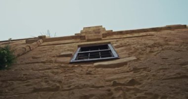 Mdina Malta 'nın Manzaralı Şehir Manzarası Tarihi Taş Mimarisi ve Akdeniz Turizm Kentinde Yaya Sokakları. Yüksek kalite 4k görüntü