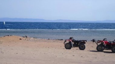 Deniz kenarındaki atv, deniz kenarındaki kırmızı ATV 'ler, deniz kenarındaki ATV' ler, kızıl deniz, atv safari