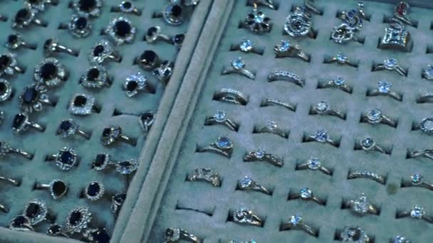 Exhibición Tienda Minorista Joyas Diamante Diamantes Reales Oro Plata Accesorios — Vídeo de stock