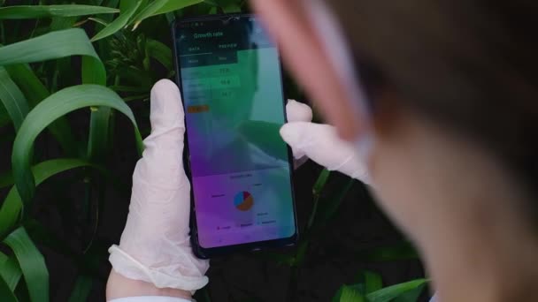 Hands Biologist Scientist Using Smartphone Study Research Data Plotting Plant — Stock Video