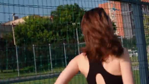 Pelari Wanita Yang Sehat Pelari Latihan Cardio Jogging Fit Atlet — Stok Video