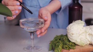 Yeşil Yaprak Günü 'nde bitkisel beslenmeye ve ekolojiye adanmış doğal ve besleyici gıdaları kucaklayın. Sağlıklı yaşam ve veganlığı teşvik et..